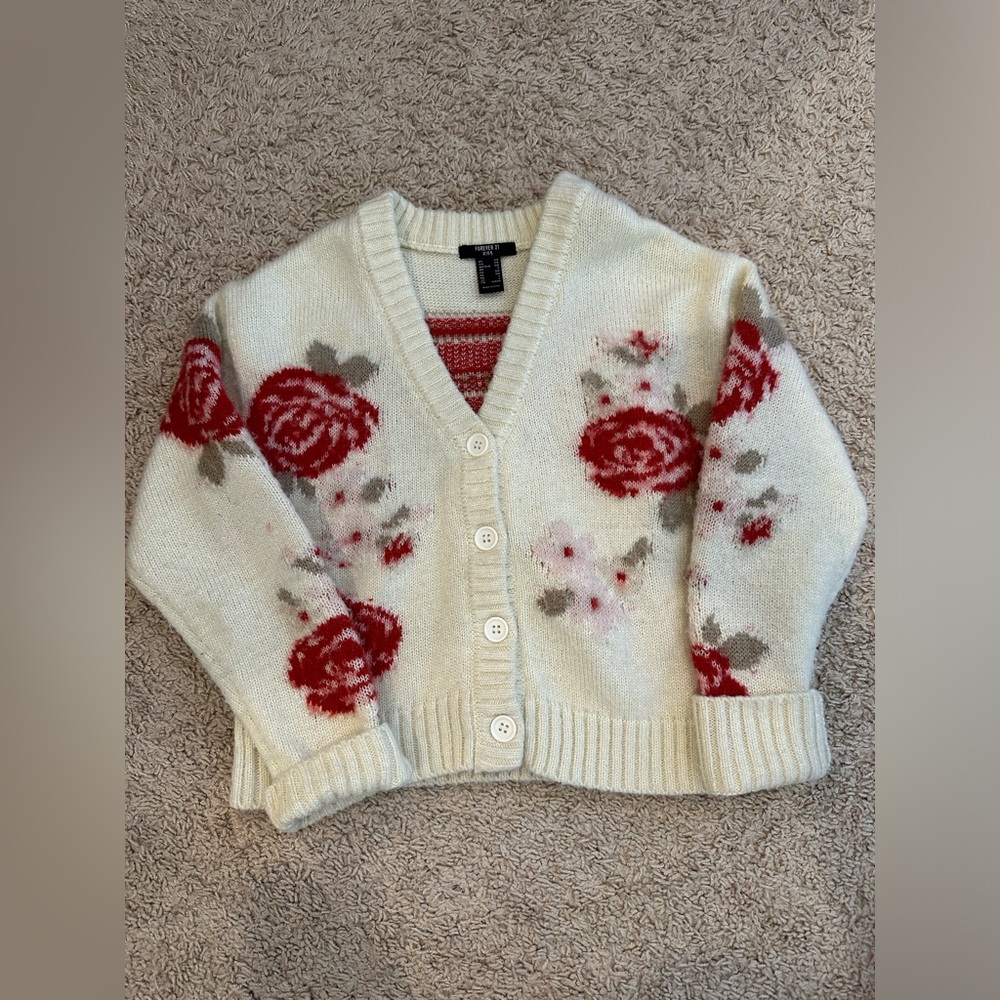 Beautiful floral sweater size 7/8Y